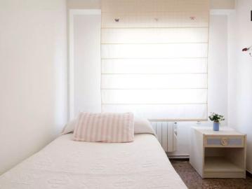 Room in a shared 3 bedroom apartment for rent in Móstoles, students only