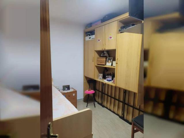 Room in a shared 3 bedroom apartment for rent in Mataró, professionals only