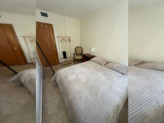Room in a shared 3 bedroom apartment for rent in Nou Moles, all bills included, perfect for females