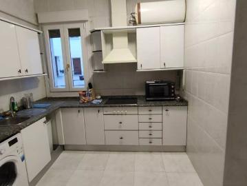 Room in a shared 3 bedroom apartment for rent in Solokoetxe, bills included only students