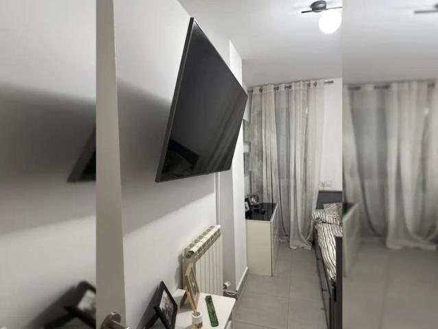 Room in a shared 3 bedroom apartment for rent in Sabadell, all bills included