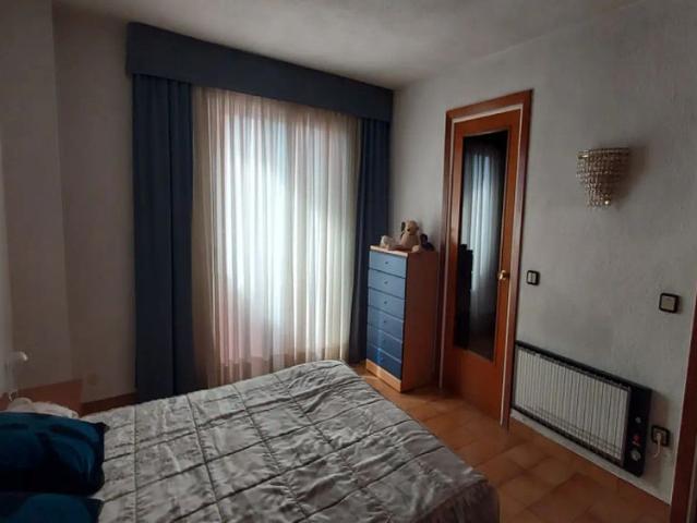 Room in a shared 3 bedroom apartment for rent in Sant Just Desvern for couples