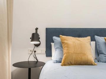 Room in a shared 3 bedroom apartment for rent in Sarria, bills included