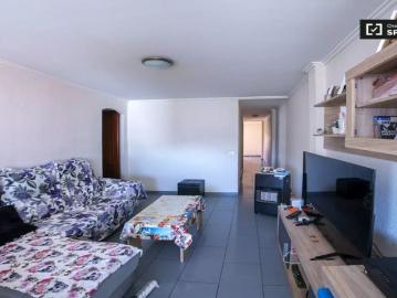 Room in a shared 3 bedroom apartment for rent in Paterna, Valencia bills included