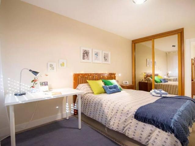 Room in a shared 3 bedroom apartment for rent in Txurdinaga, bills included, perfect for professionals or students