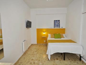 Room in a shared 4 bedroom apartment for rent in Cartagena