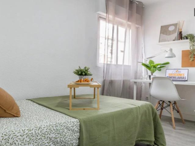 Room in a shared 4 bedroom apartment for rent in Casco Histórico de Vicálvaro