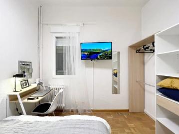 Room in a shared 4 bedroom apartment for rent in Casa de Campo, professionals only