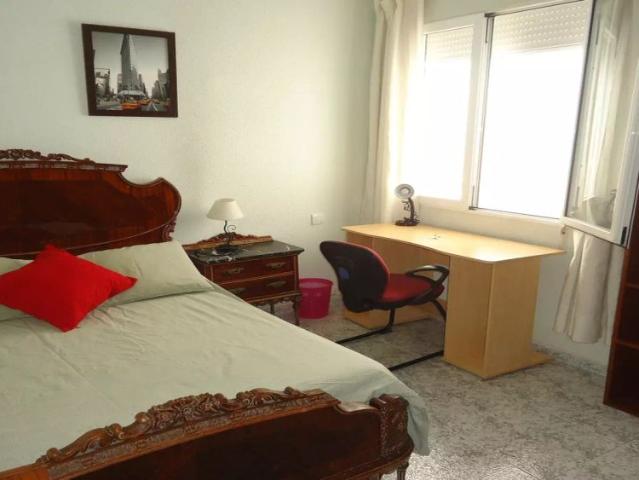 Room in a shared 4 bedroom apartment for rent in Ciudad Jardín