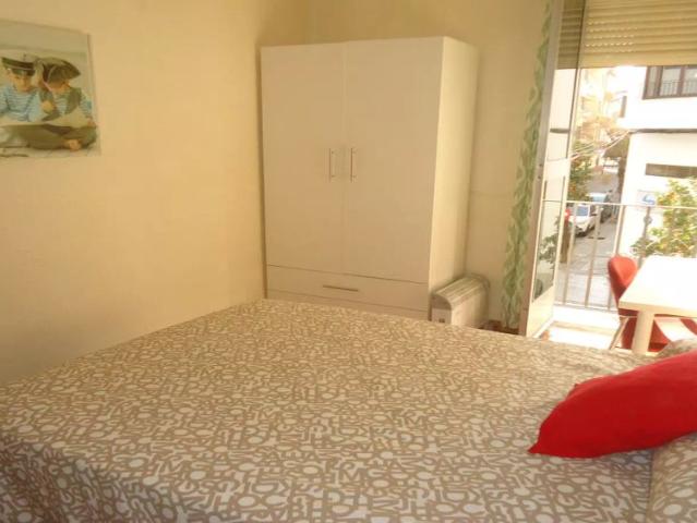 Room in a shared 4 bedroom apartment for rent in Ciudad Jardín