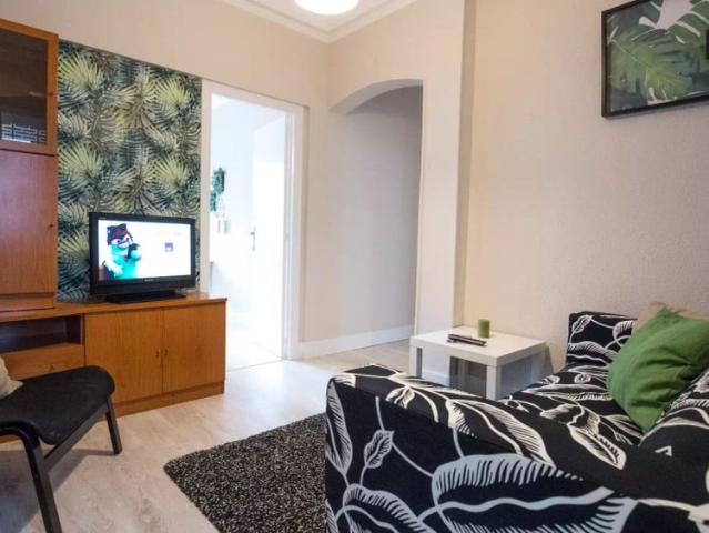 Room in a shared 4 bedroom apartment for rent in Ametzola, all bills included