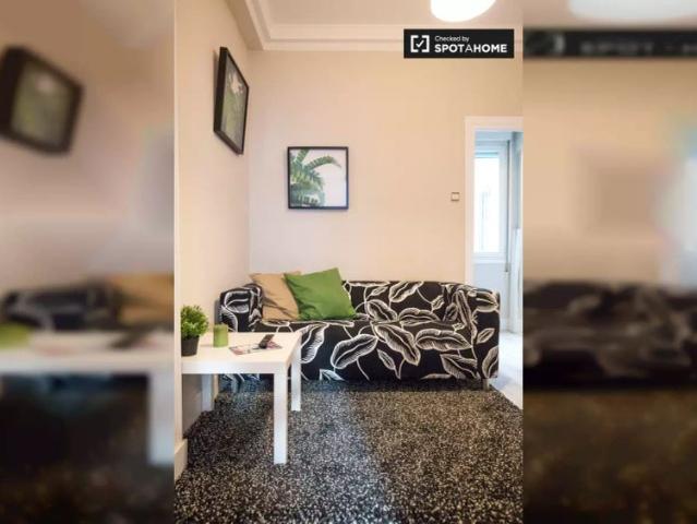 Room in a shared 4 bedroom apartment for rent in Ametzola, all bills included