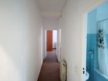 Room in a shared 4 bedroom apartment for rent in Abrantes, perfect for professionals and students