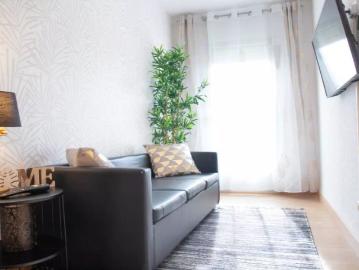 Room in a shared 4 bedroom apartment for rent in Alcalá de Henares, professionals and students allowed