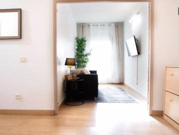 Room in a shared 4 bedroom apartment for rent in Alcalá de Henares, professionals and students allowed