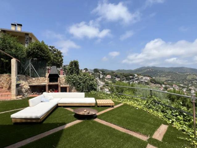 Room in a shared 4 bedroom apartment for rent in Alella
