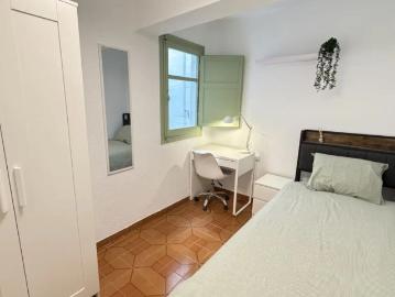 Room in a shared 4 bedroom apartment for rent in Alfafar