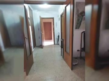 Room in a shared 4 bedroom apartment for rent in Alicante