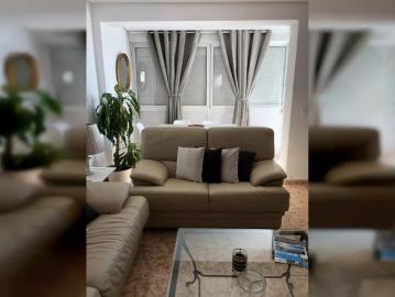 Room in a shared 4 bedroom apartment for rent in Alicante, only females and professionals only