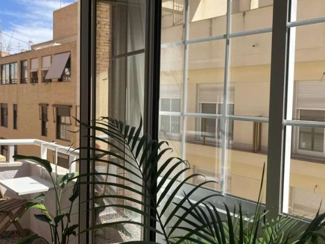 Room in a shared 4 bedroom apartment for rent in Alicante Only Females, Professionals