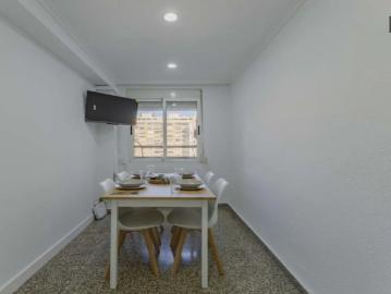 Room in a shared 4 bedroom apartment for rent in Benicalap