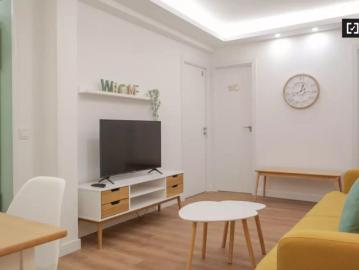 Room in a shared 4 bedroom apartment for rent in Getafe, bills included, only students