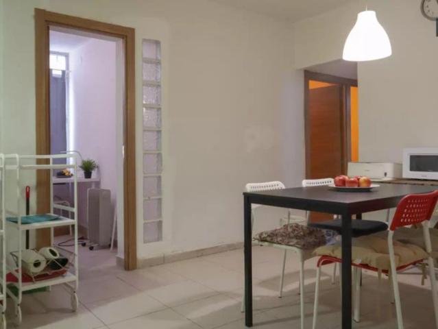 Room in a shared 4 bedroom apartment for rent in Getafe, for students only