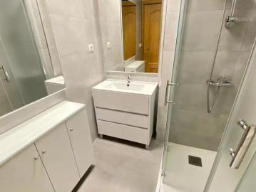 Room in a shared 4 bedroom apartment for rent in Getafe, professionals and students only