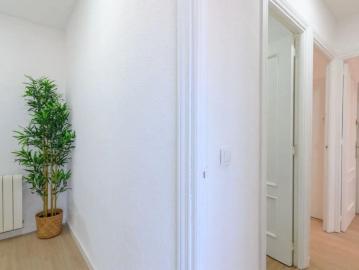 Room in a shared 4 bedroom apartment for rent in Getafe, some bills included, perfect for professionals