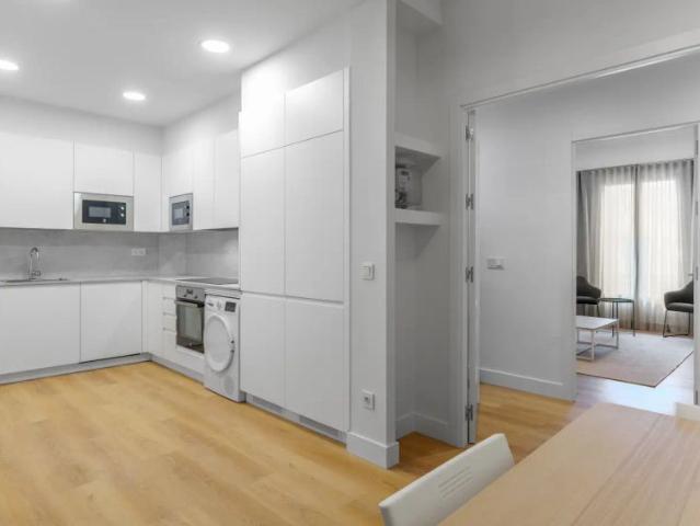 Room in a shared 4 bedroom apartment for rent in Gros, perfect for females, all bills included