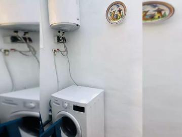 Room in a shared 4 bedroom apartment for rent in Encarnación Regina, perfect for students