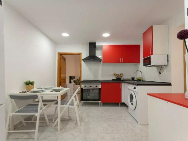 Room in a shared 4 bedroom apartment for rent in El Calvari