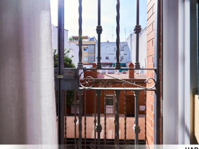 Room in a shared 4 bedroom apartment for rent in El Cerro, some restrictions apply