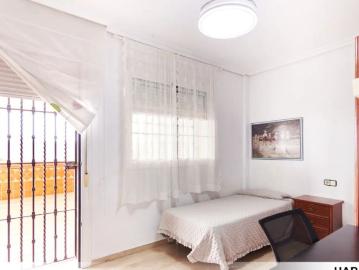 Room in a shared 4 bedroom apartment for rent in El Cerro, some restrictions apply