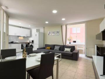 Room in a shared 4 bedroom apartment for rent in El Clot, all bills included, perfect for professionals and students