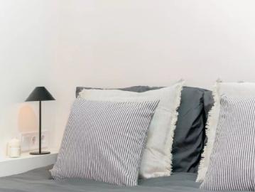 Room in a shared 4 bedroom apartment for rent in El Bon Pastor