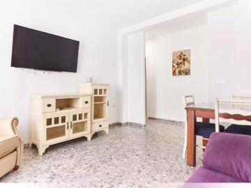 Room in a shared 4 bedroom apartment for rent in El Plantinar, Seville
