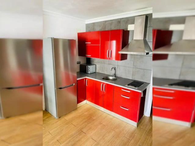 Room in a shared 4 bedroom apartment for rent in El Plantinar