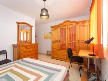 Room in a shared 4 bedroom apartment for rent in Haza Grande