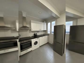 Room in a shared 4 bedroom apartment for rent in Indautxu