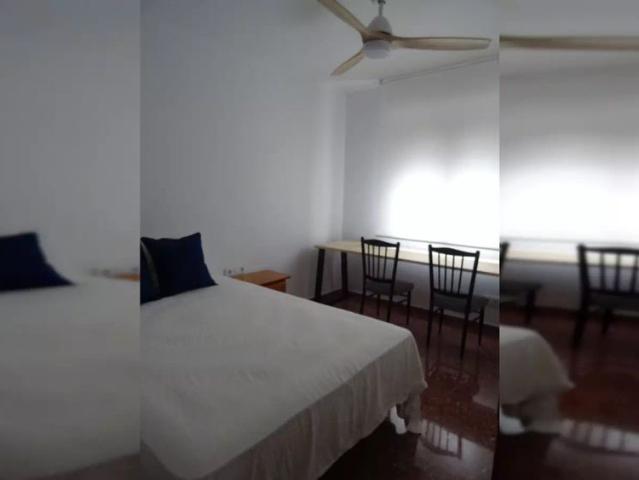 Room in a shared 4 bedroom apartment for rent in Javea