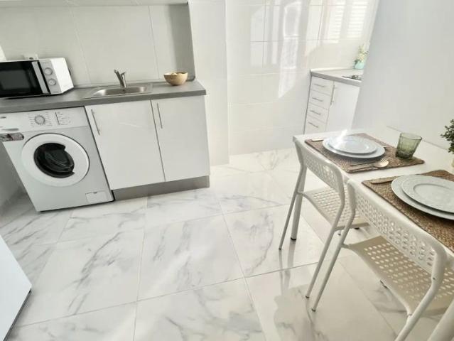 Room in a shared 4 bedroom apartment for rent in La Paz Las Golondrinas