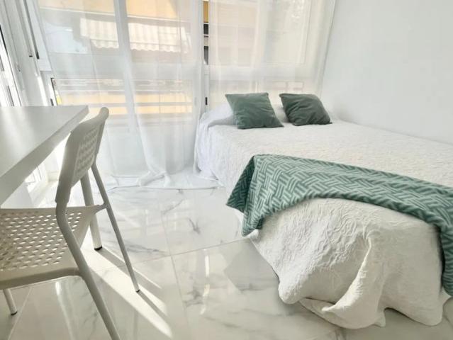 Room in a shared 4 bedroom apartment for rent in La Paz Las Golondrinas