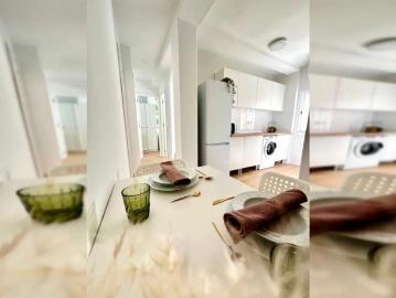 Room in a shared 4 bedroom apartment for rent in La Palmilla
