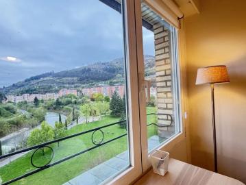 Room in a shared 4 bedroom apartment for rent in La Peña