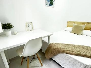 Room in a shared 4 bedroom apartment for rent in Las Avenidas, Seville