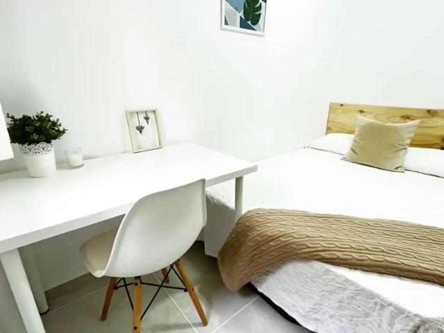 Room in a shared 4 bedroom apartment for rent in Las Avenidas, Seville