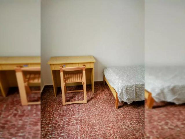Room in a shared 4 bedroom apartment for rent in Lugo, perfect for women