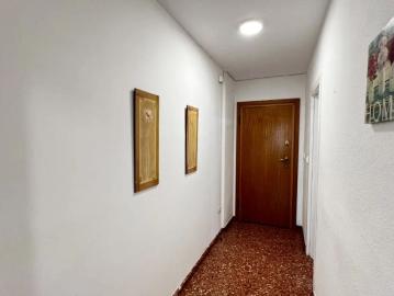 Room in a shared 4 bedroom apartment for rent in Nou Moles, Professionals only