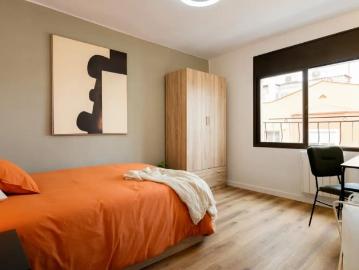 Room in a shared 4 bedroom apartment for rent in Sabadell
